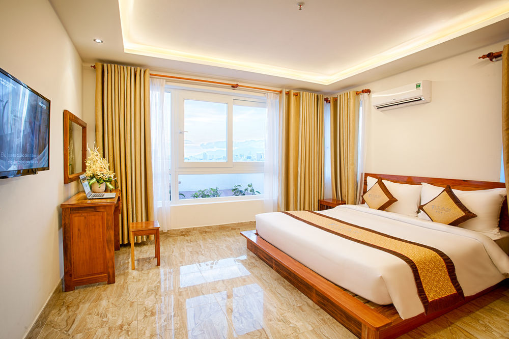 Titan Hotel Дананг Екстер'єр фото